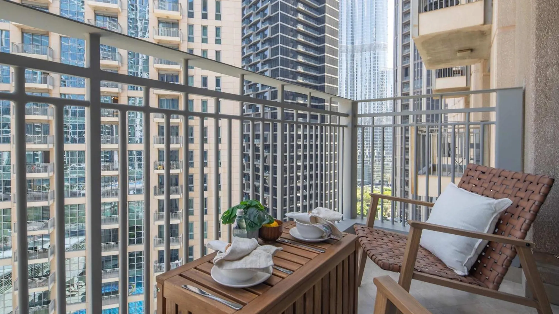 Frank Porter - Standpoint Tower A Dubai 0*,  United Arab Emirates